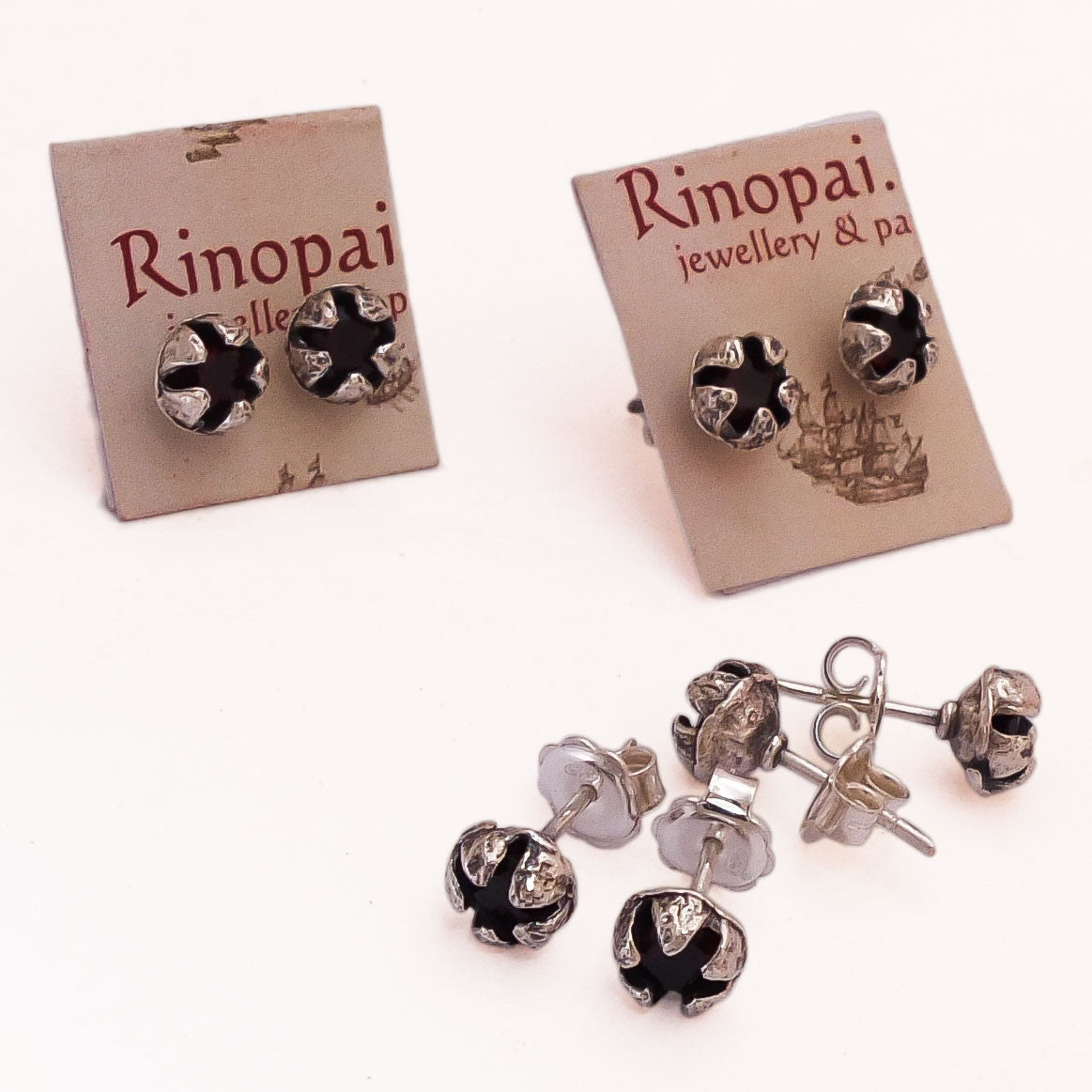 Jewellery NZ | Mānuka Seedpod Earstuds with Red garnet centres | Redmanuka