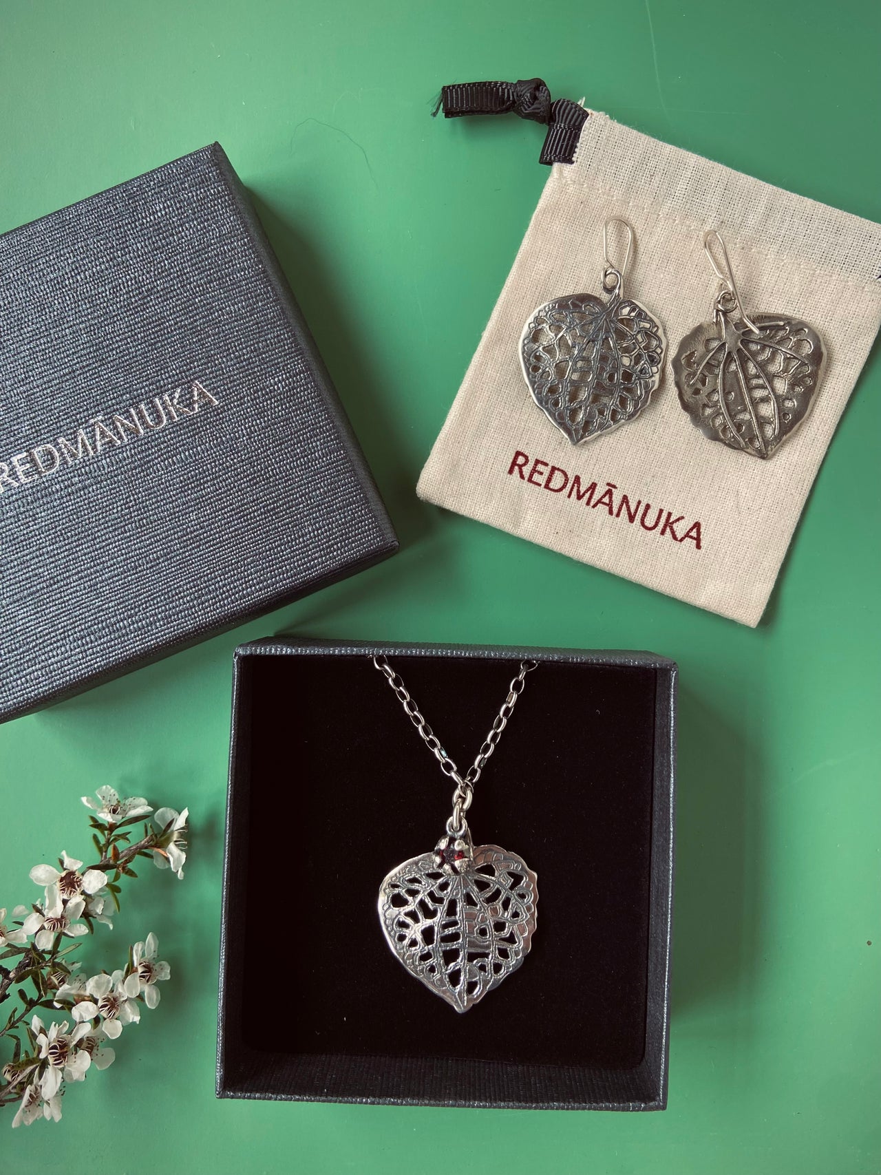 Small Kawakawa Silver Leaf necklace and earrings set  | necklace and earrings set |  nz jewellery | Redmānuka