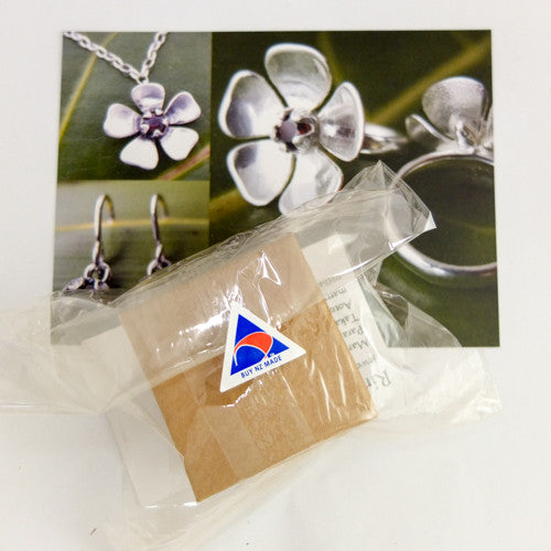 Pohutukawa Blossom Silver Necklace gift boxed for speedy delivery,nz jewellery by Martyn Milligan for Redmanuka