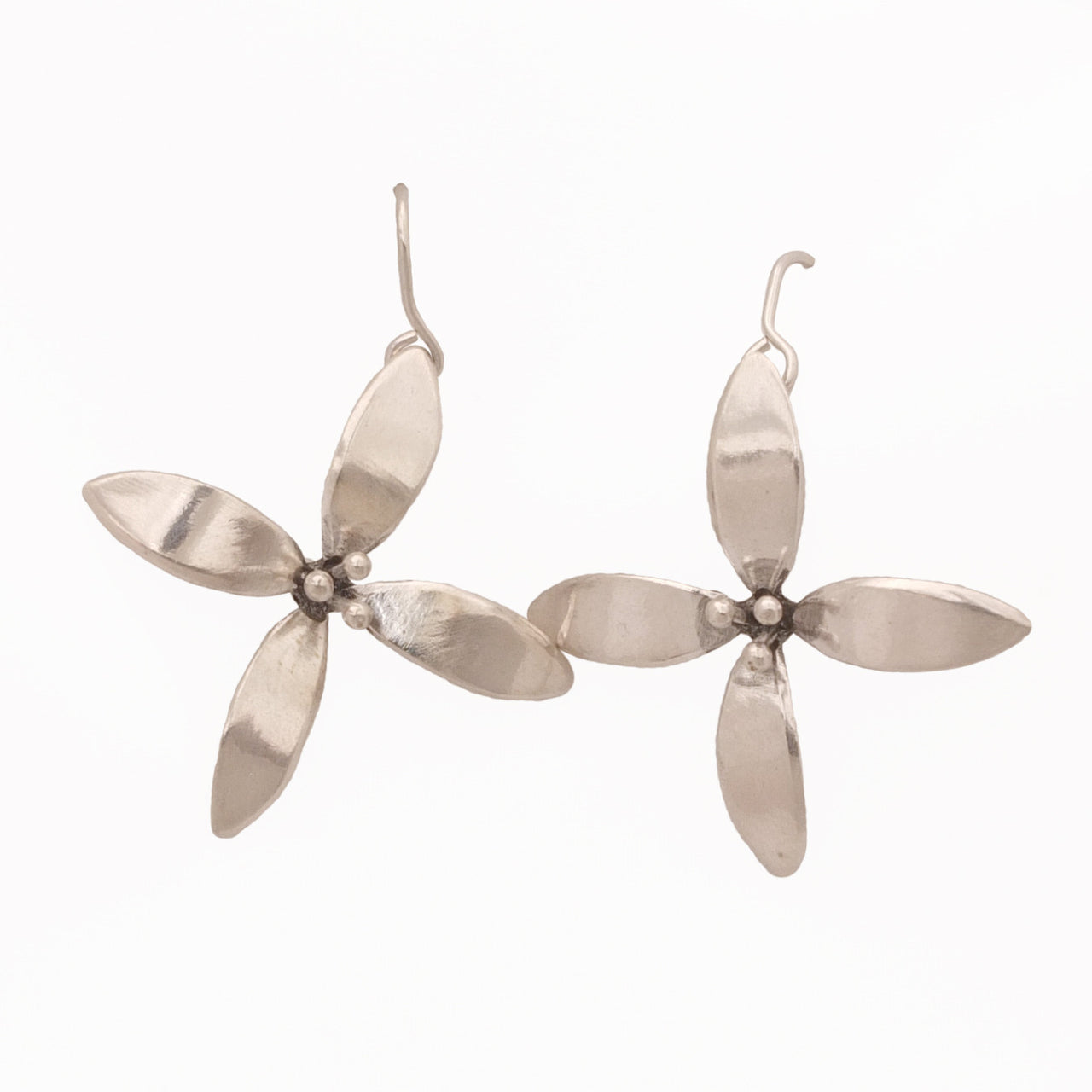 Summer Flower Silver Earrings by NZ jeweller Martyn Milligan, Rinopai, Parapara, Goldern Bay, N.Z.